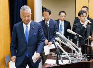 甘利氏に１００万円授受疑惑 建設会社側が「手渡す」 週刊誌報道