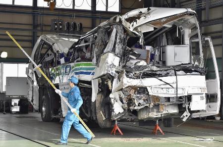 ギアニュートラルか、ブレーキ利かず制御不能に 2016年01月21日 14時38分