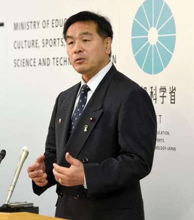 10社が教科書見せ謝礼、中元や歳暮も…文科省 2016年01月22日 14時42分