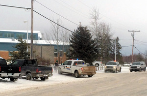 カナダの学校で乱射、5人死亡 「最悪の悪夢」