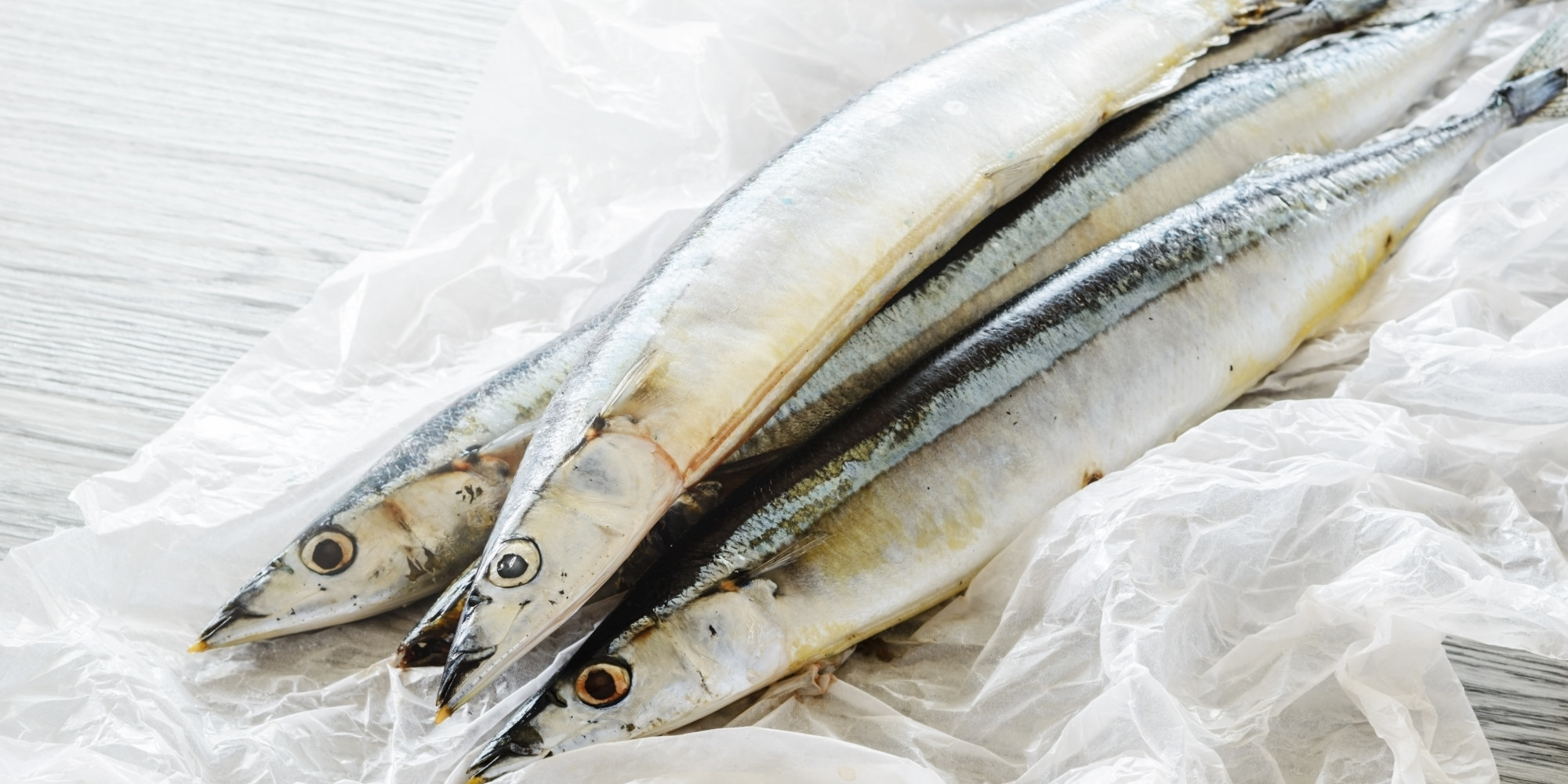 給食に消費期限切れサンマ、福島