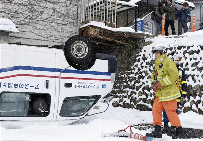 90代女性意識不明、5人負傷=デイサービス車転落、雪影響か-仙台