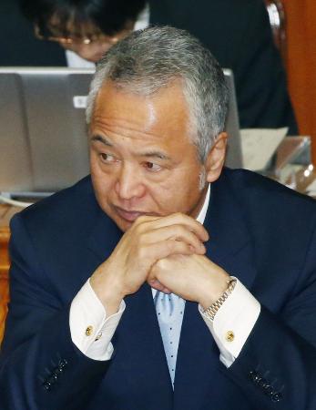 甘利氏疑惑、金銭授受・口利き焦点 28日に説明会見