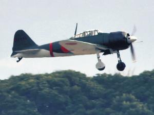 日本人所有のゼロ戦が戦後初飛行！鹿屋基地で２回計２２分