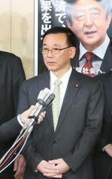 甘利氏辞任、政権立て直しに全力 与党「影響大きい」