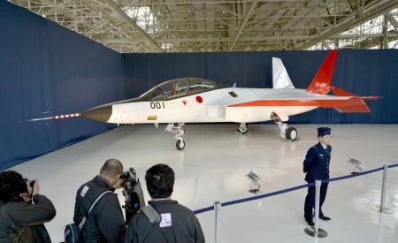 国産ステルス初公開 初飛行は２月中旬以降 2016年01月29日