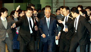 甘利氏問題、どこまで法令違反？ 口利き実態は依然不明