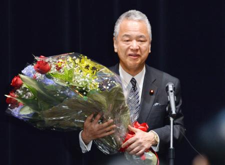 甘利氏、辞任を陳謝＝内閣府職員らにあいさつ
