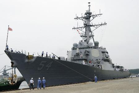 米艦、中国実効支配の島沖１２カイリ内を航行 2016年01月30日 19時56分