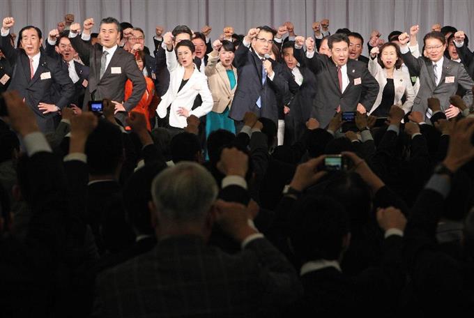 岡田氏「新党も選択肢」…近く維新と協議