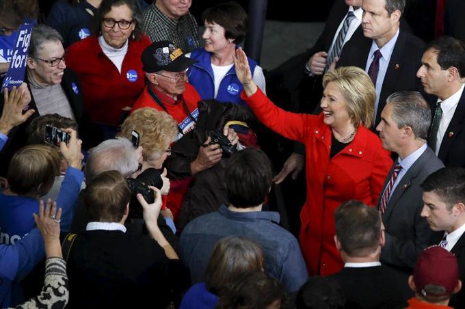 ＮＹＴ紙、クリントン氏とケーシック氏を支持 大統領選