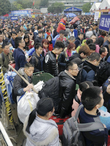 中国春節の帰省ラッシュピーク…２９億人移動か 2016年02月03日 11時41分