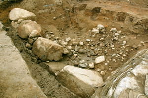 大坂夏の陣の焼け土 豊臣時代の石垣内側から発見