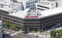 シャープ再建、鴻海軸に 追いつめられた「日の丸」