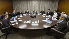 黒田総裁、マイナス金利票読みに確信（真相深層）