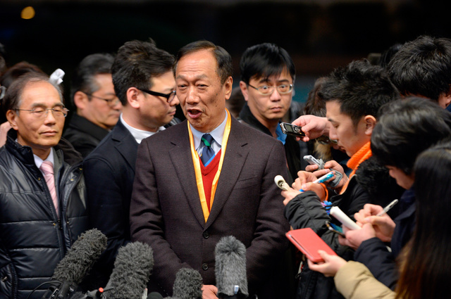 シャープ、鴻海と「協議継続」で合意書 交渉本格化