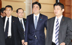 首相、北朝鮮ミサイル「断じて容認できず」 ＮＳＣで対応協議