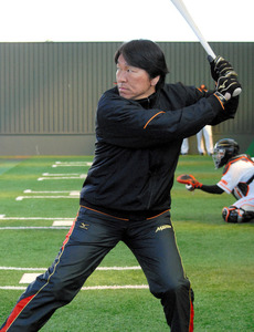 【プロ野球】新人・桜井、ブルペンで松井コーチと“対戦” 「オーラがあって大きい」