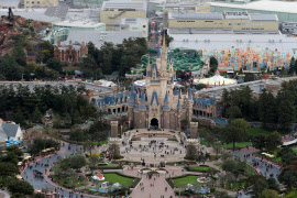 集客への自信の表れ ディズニー、２年連続値上げ
