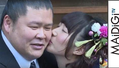 “かわいすぎるマジシャン”小泉エリ、安治川親方と婚約会見 「婚約報告会見」1