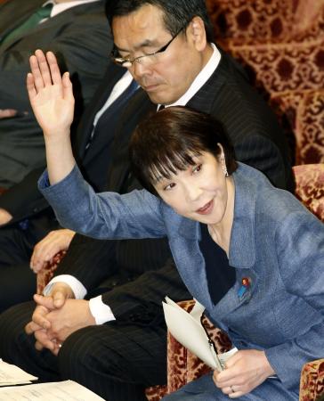 衆院予算委:高市総務相「電波停止を命じる可能性」言及