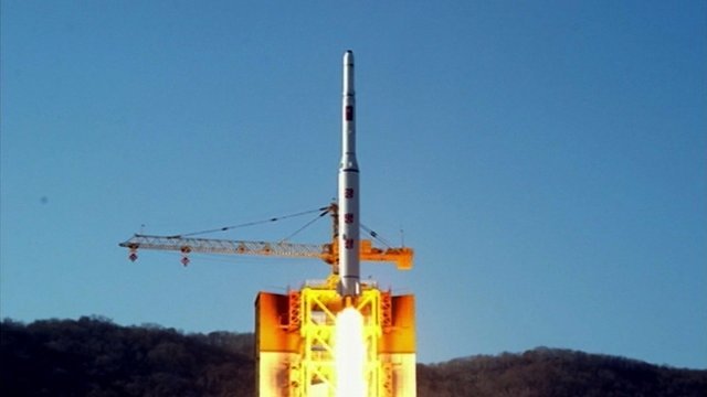 人工衛星とロケット本体が周回軌道に 米国防総省