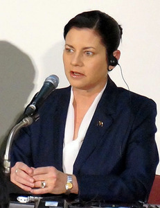 マック、２年連続の営業赤字 １２月期決算、上場以来初