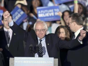 ニューハンプシャー州はトランプ、サンダース氏 2016年02月10日 13時43分