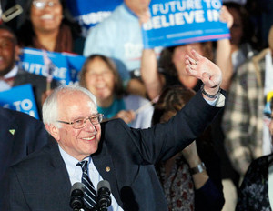 非主流サンダース氏・トランプ氏勝利 既存政治にＮＯ