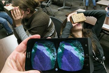 グーグル、単体使用できるVRヘッドセット開発中