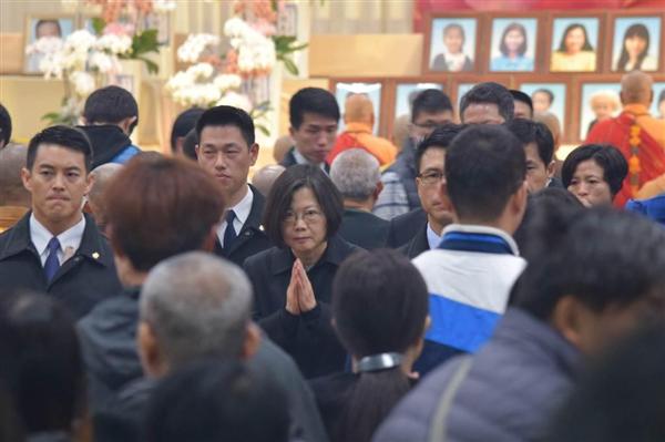 台湾地震の死者93人に 初七日で追悼式