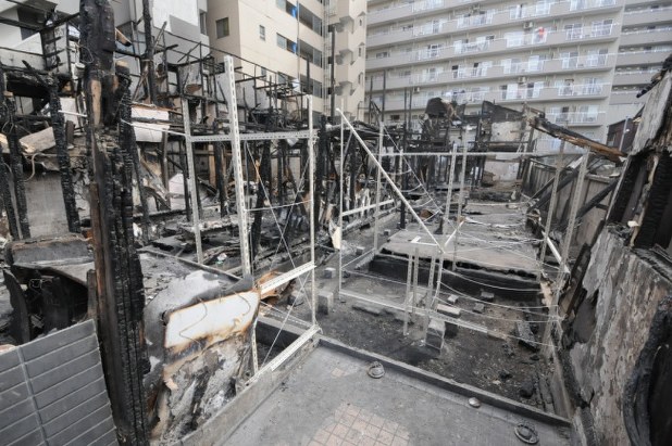 簡易宿泊所火災:再現実験で放火と断定 川崎市消防局