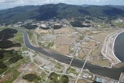 震災「復興進んでいない」５４％ ３県アンケート