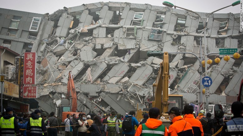 台湾南部地震、犠牲者増え１０８人に 不明者８人