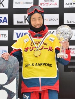 青野令、今季最終戦Ｖ スノボＷ杯ＨＰ 通算１２勝目