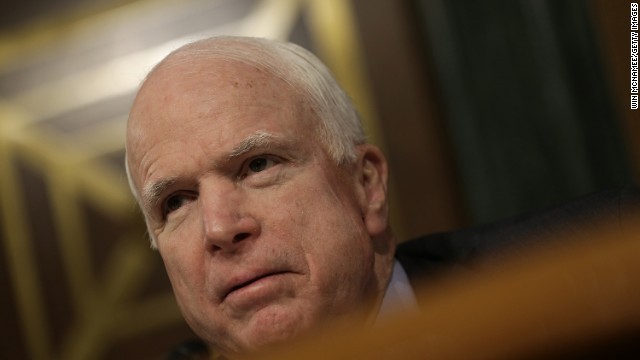マケイン米上院議員、プーチン氏を批判 ロシアのシリア介入で