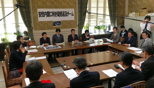 甘利氏元秘書、レクサス要求か…録音データ公開 2016年02月16日 21時14分
