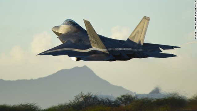 米Ｆ２２戦闘機、韓国上空を飛行