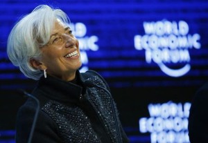 ＩＭＦ、ラガルド専務理事の続投決定 資源国の支援課題