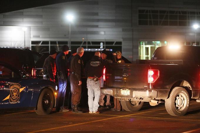 銃乱射で７人死亡、男逮捕 ミシガン州