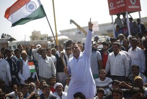 インドの暴動、指導者が抗議活動中止に同意