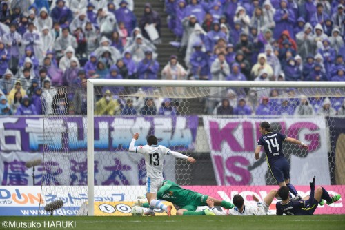 広島、川崎に敗れ公式戦2連敗…佐藤寿＆大久保は不発も小林が3年連続開幕弾