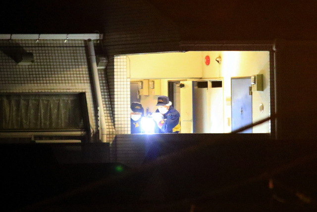 部屋で男性刺され死亡＝もみ合う姿、男逃走―東京