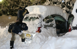 牙むいた冬の嵐 帯広、車内で男性ＣＯ中毒死