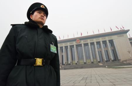 中国国防費 世界２位維持 16年予算案、経済減速で伸び１桁
