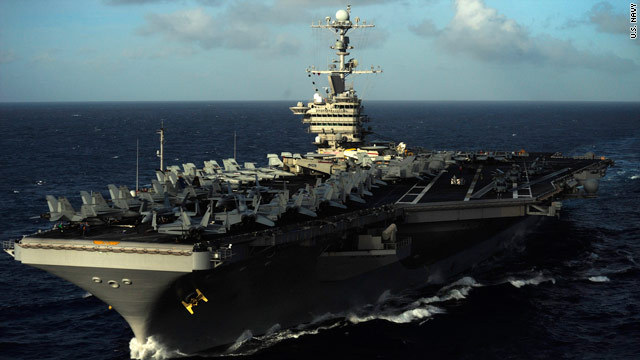 米空母打撃群、南シナ海に展開 周囲に中国艦船