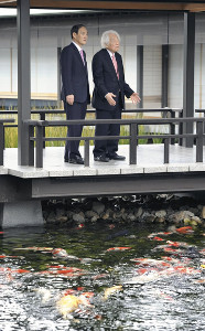 京都迎賓館、通年公開へ…視察の菅官房長官表明 2016年03月06日 19時14分