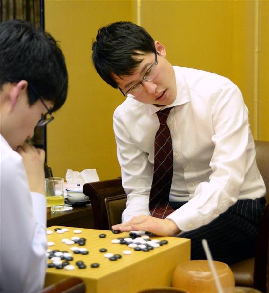注目の第１局、百田尚樹さんらも現地で観戦