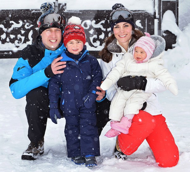 アルプスで雪遊び 英ウィリアム王子一家の写真公開