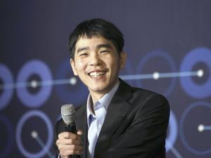 囲碁の人工知能が疑問手連発、棋士に待望の１勝 2016年03月13日 20時50分